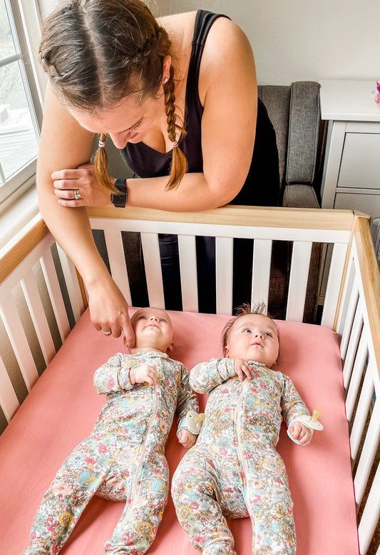 What to Pack in a Diaper Bag for Baby Outings