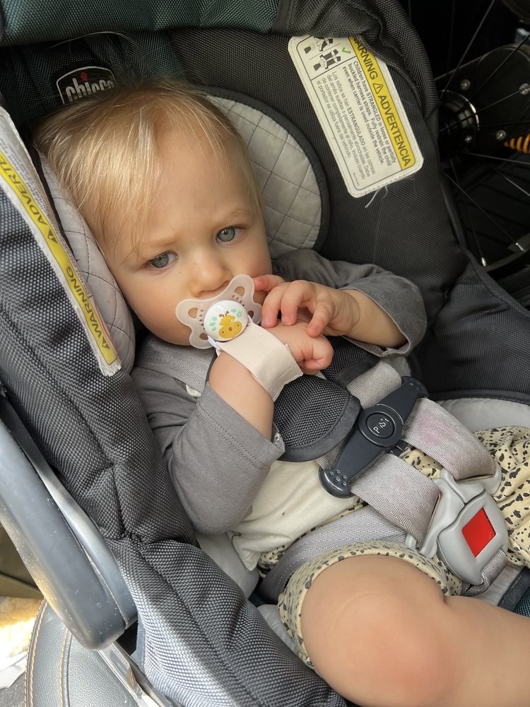 How to entertain baby in the car
