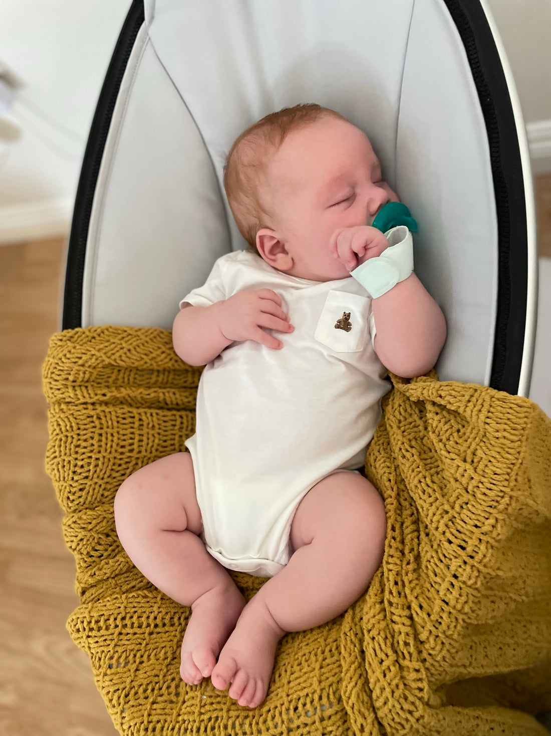 6 tips for getting your baby to take a pacifier